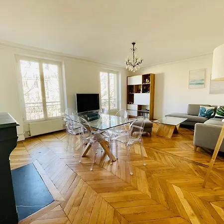 Sublime In The 17th District Paris